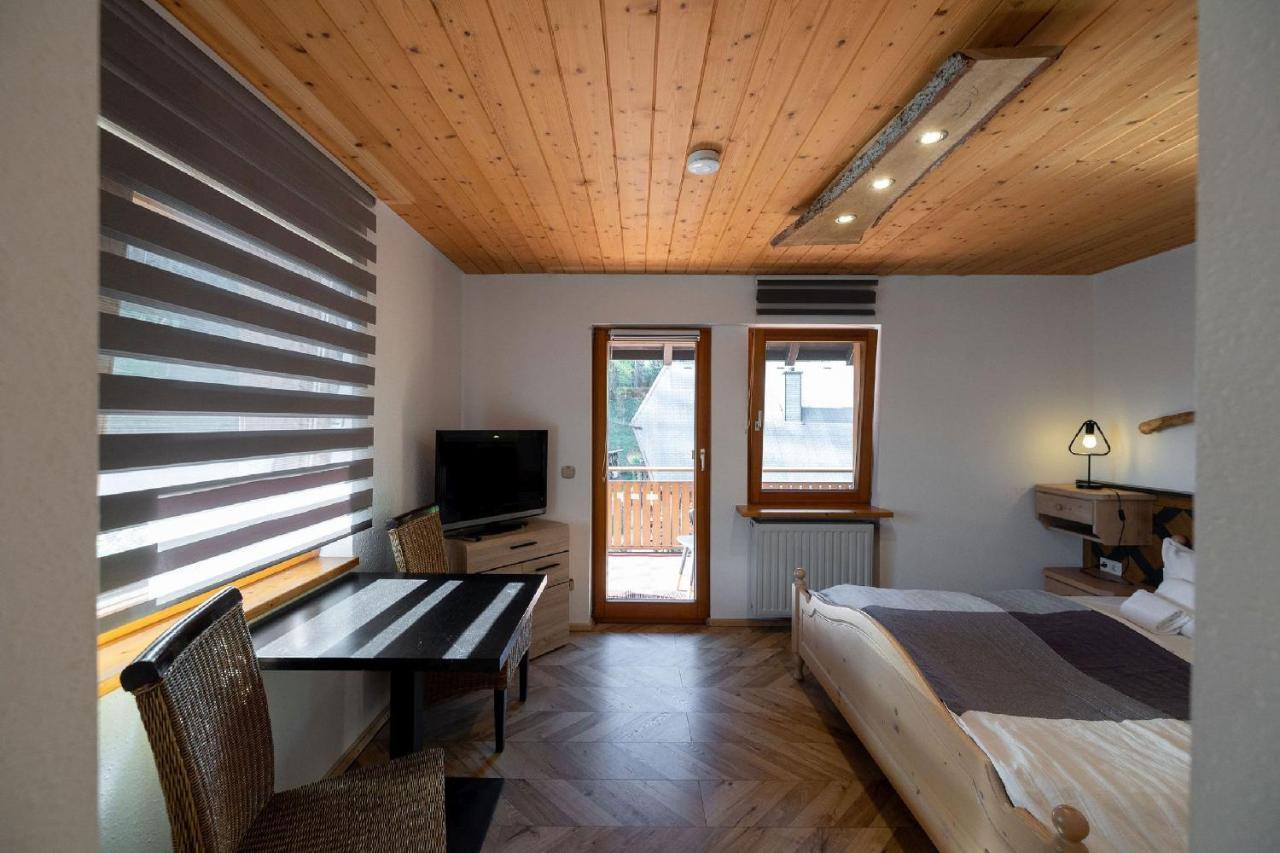 Berghotel Und Restaurant Kraeuter Chalet 푸르트완겐 외부 사진
